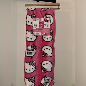 Hello Kitty Pink Silk Touch Polyester Throw Blanket 50x70 New